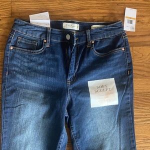 Jessica Simpson adored high rise ankle skinny jeans